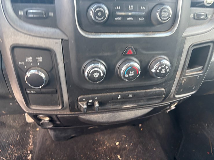 2016-dodge-ram-1500-image-28