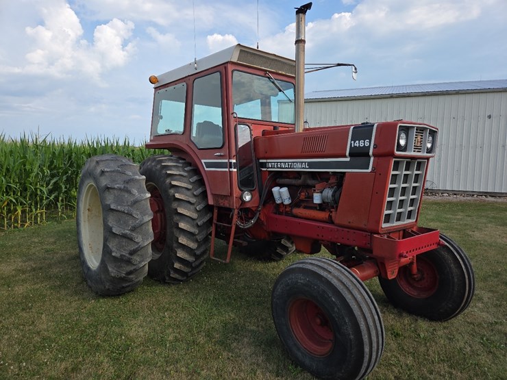 1976-ih-1466-tractor-image-51