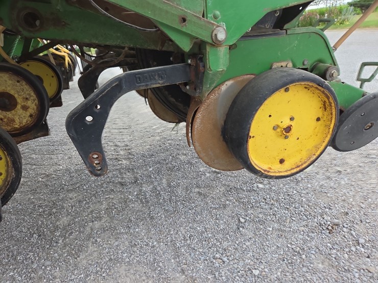 john-deere-7200-image-7