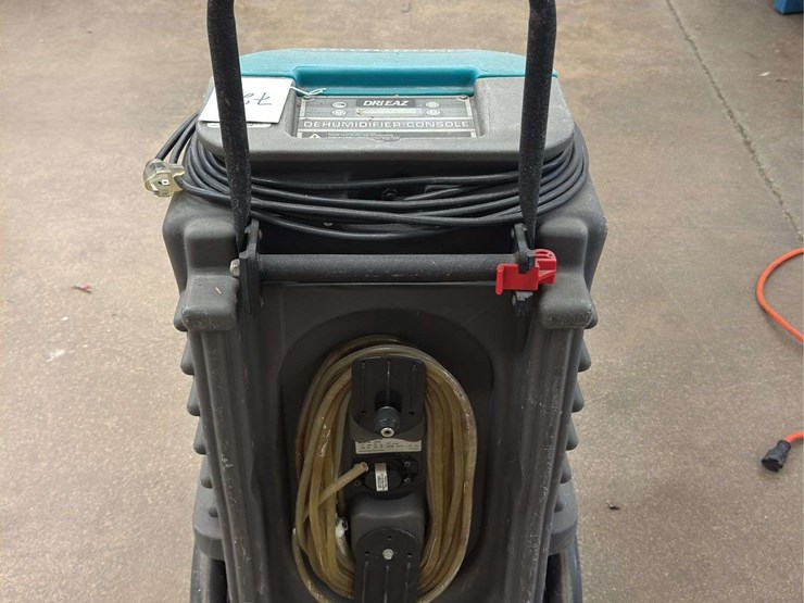 drieaz-dehumidifier-console-model-#-f292-sm-total-hours-6070-image-4