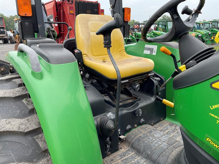 2011-john-deere-4120-image-27