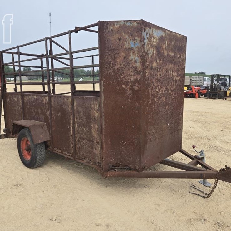 CUSTOM TRAILER