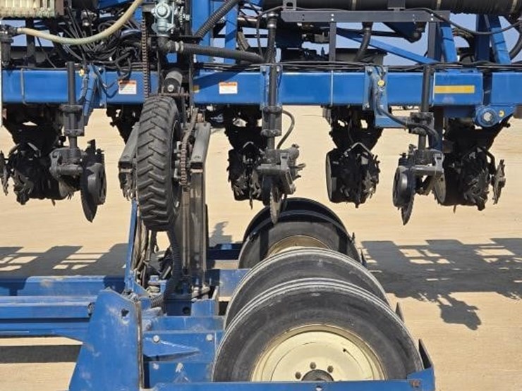 2009-kinze-3600-image-7