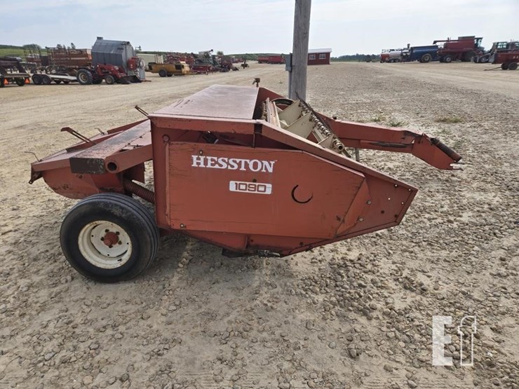 hesston-1090-image-7