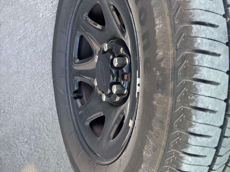 2019-chevrolet-tahoe-image-25
