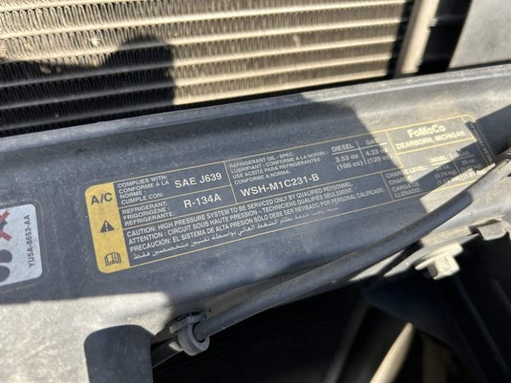 2015-ford-f350-sd-image-41