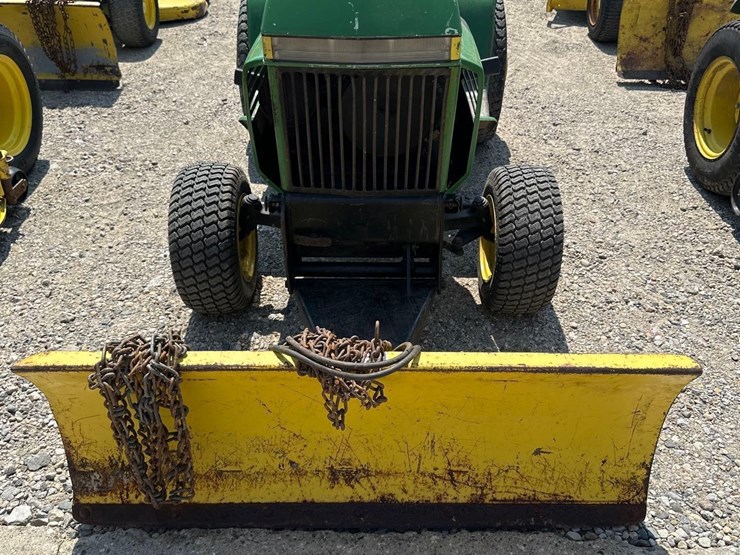 john-deere-210-image-2