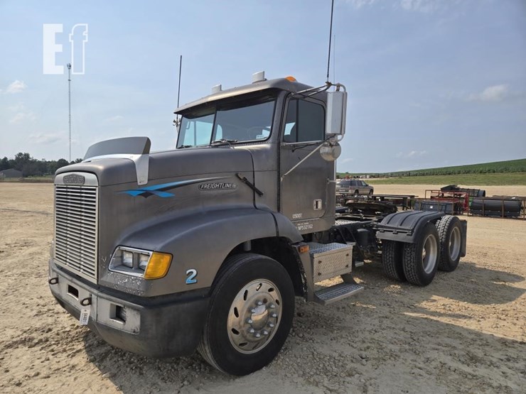 1992-freightliner-fld112-image-3