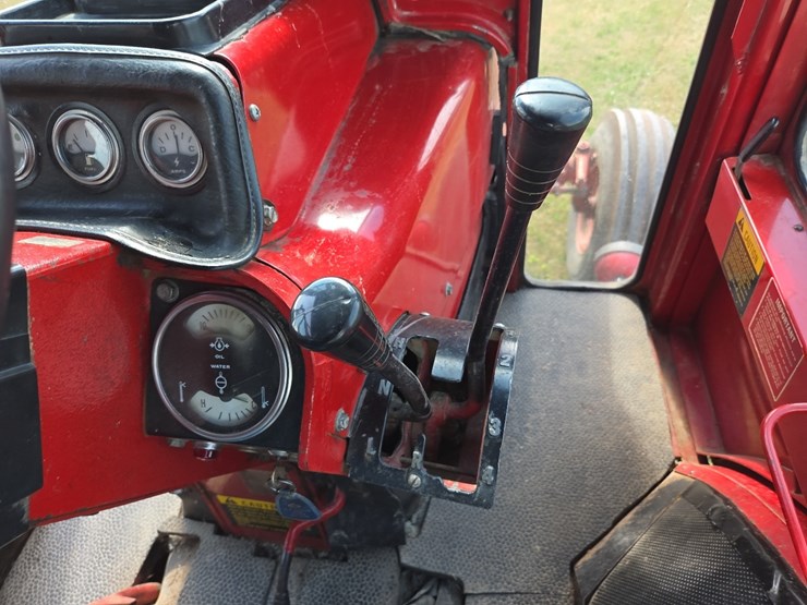 1976-ih-1466-tractor-image-61