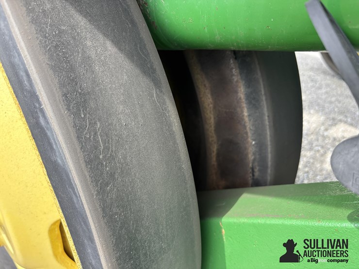 2011-john-deere-8335rt-image-14