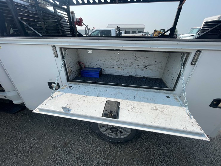 2019-ford-f350-xlt-image-28