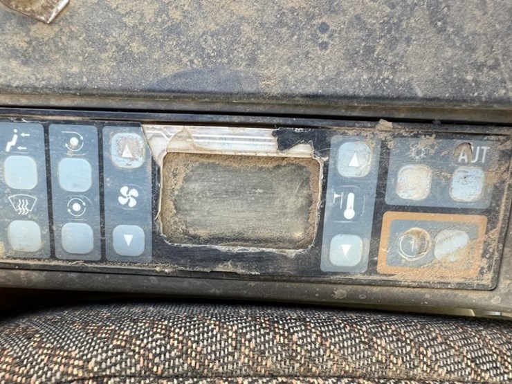 caterpillar-330b-image-32