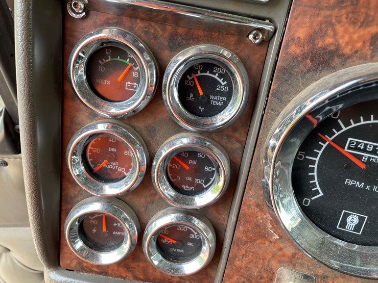 2005-kenworth-t800-image-78