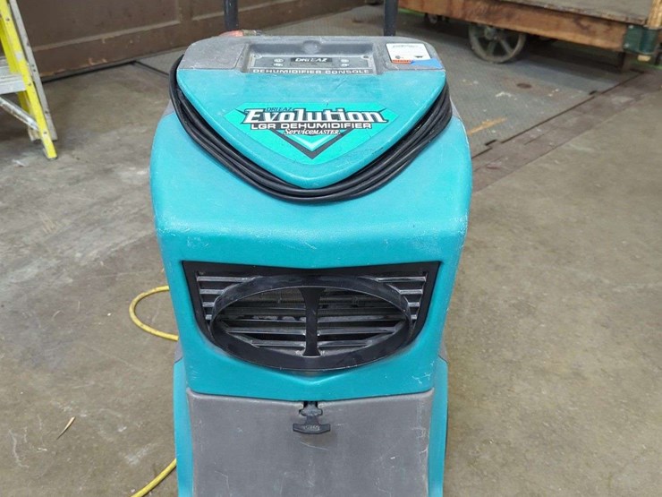 (1)-dri-eaz-evolution-lrg-dehumidifier-image-1