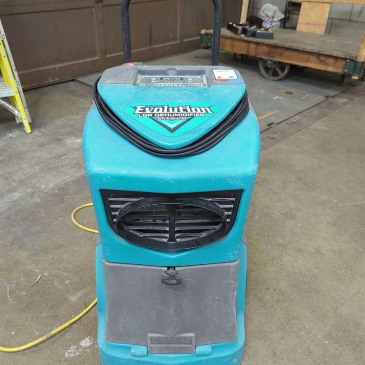 (1) Dri-eaz Evolution LRG Dehumidifier