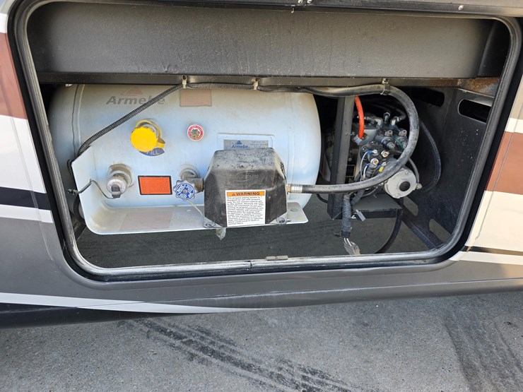 2022-ford-f600-image-93