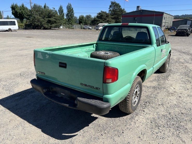 1998-chevrolet-s10-image-4