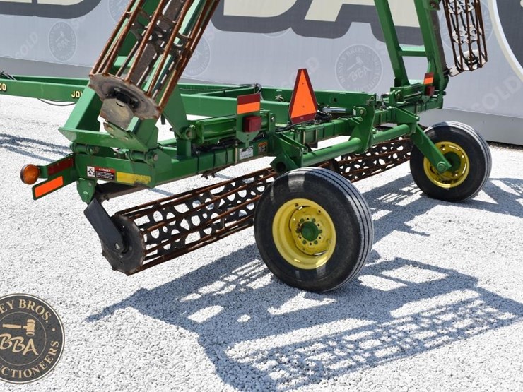 john-deere-200-image-8