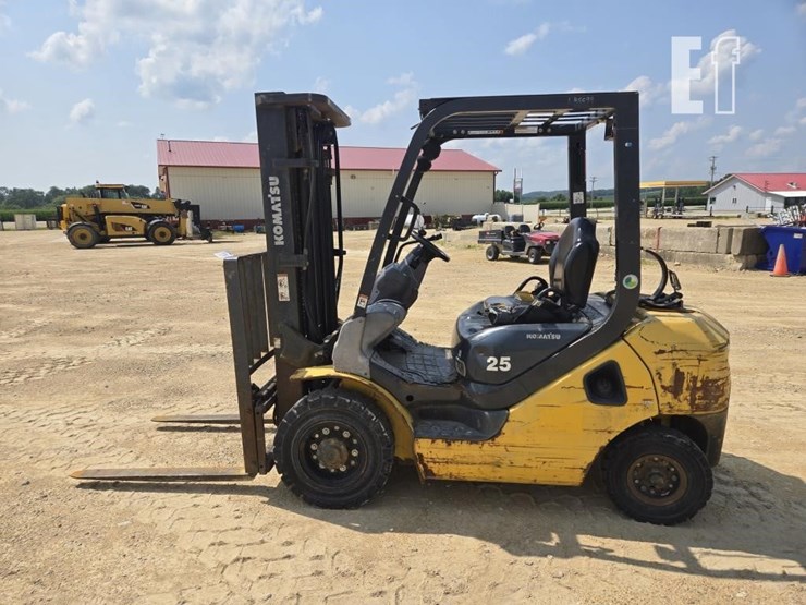 2013-komatsu-fg25t-16-image-4