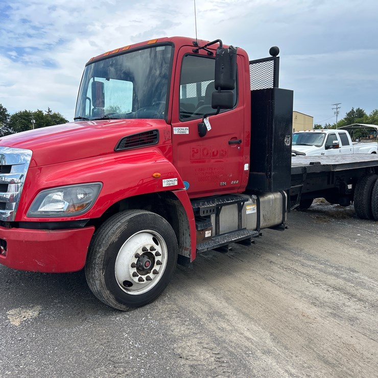 2012 HINO 268