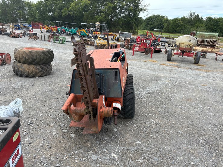 ditch-witch-400sx-image-4