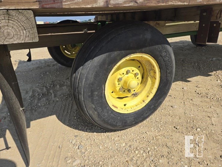 john-deere-1065a-image-9