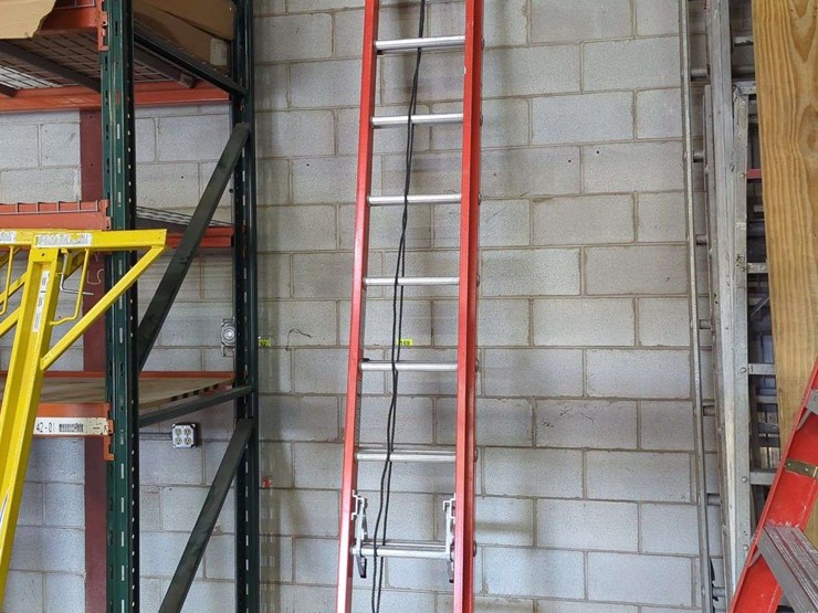 werner-24-ft-extension-ladder-image-1