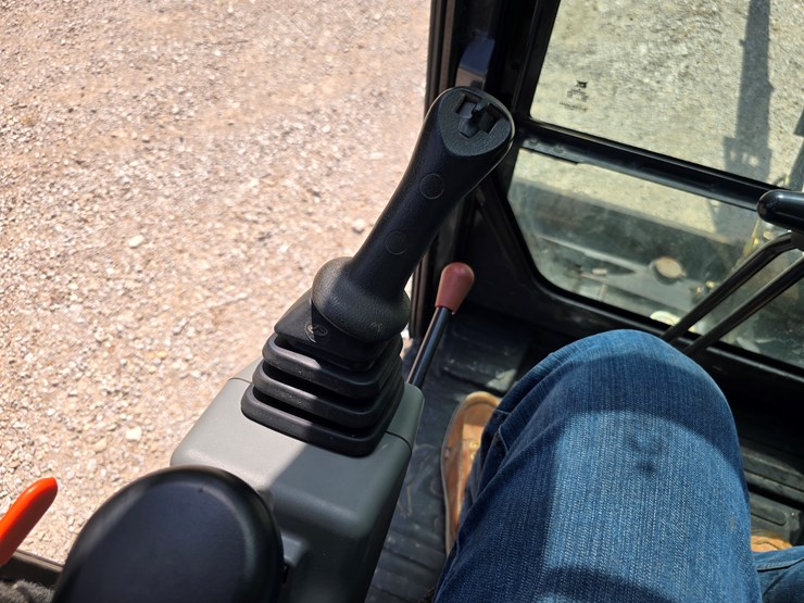 2012-bobcat-e35-image-88