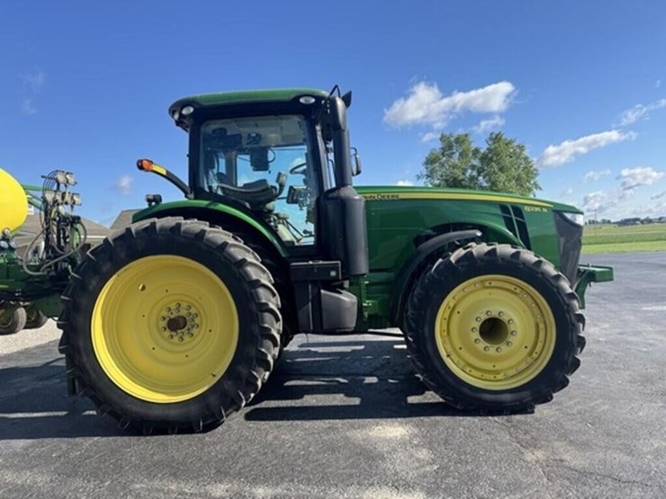2013-john-deere-8235r-image-6