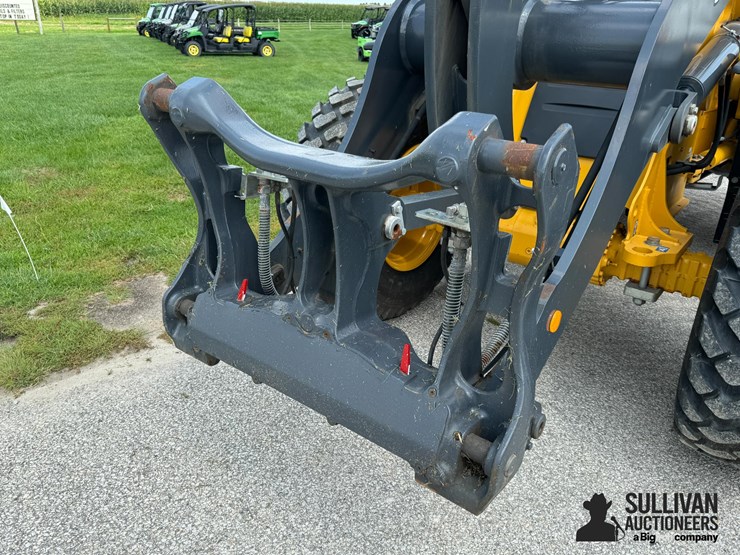 2019-deere-344l-image-9