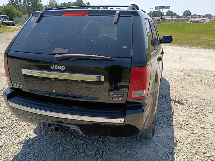 2010-jeep-grand-cherokee-image-13