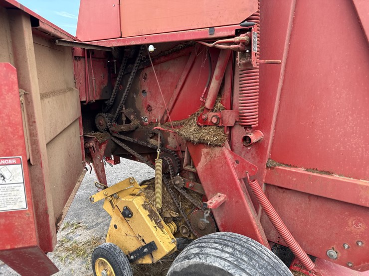 new-holland-654-image-7