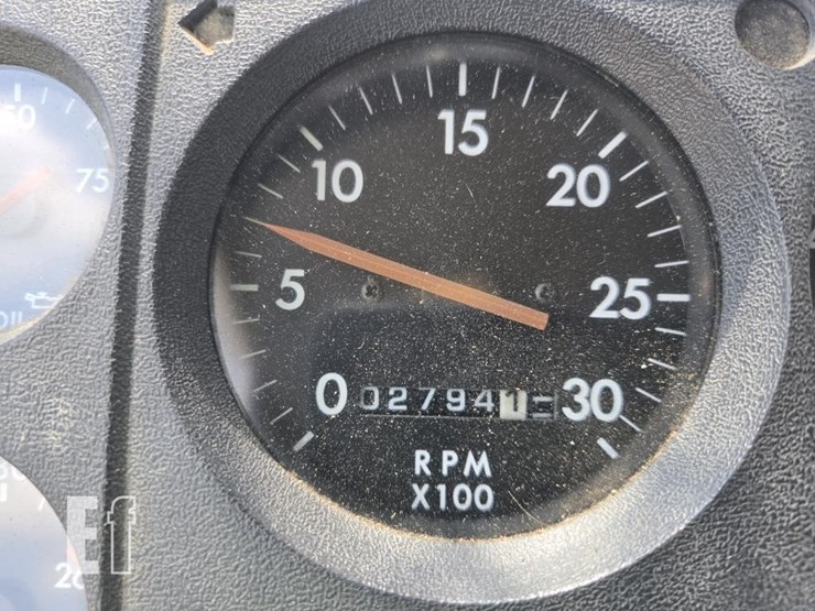 1999-freightliner-fl70-image-27