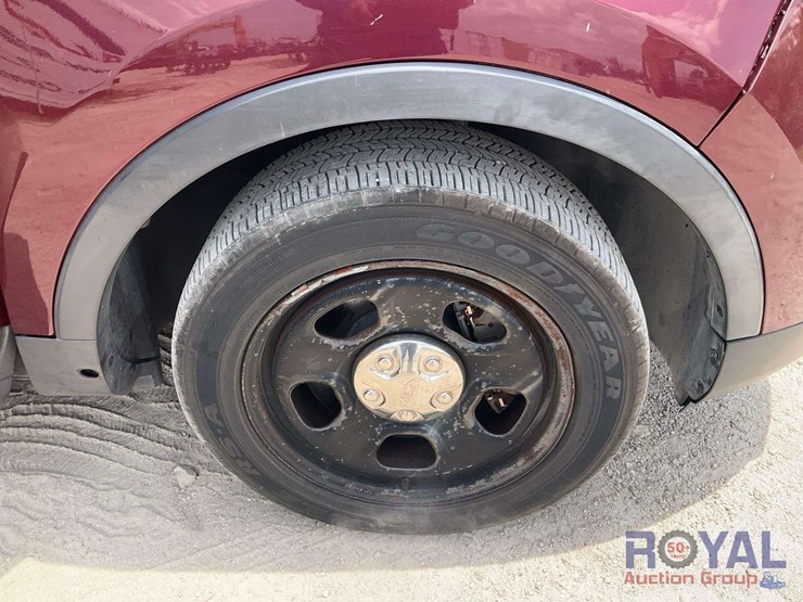 2015-ford-explorer-image-25