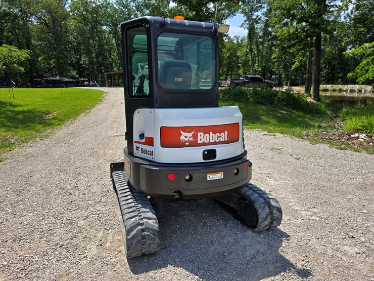 2012-bobcat-e35-image-17