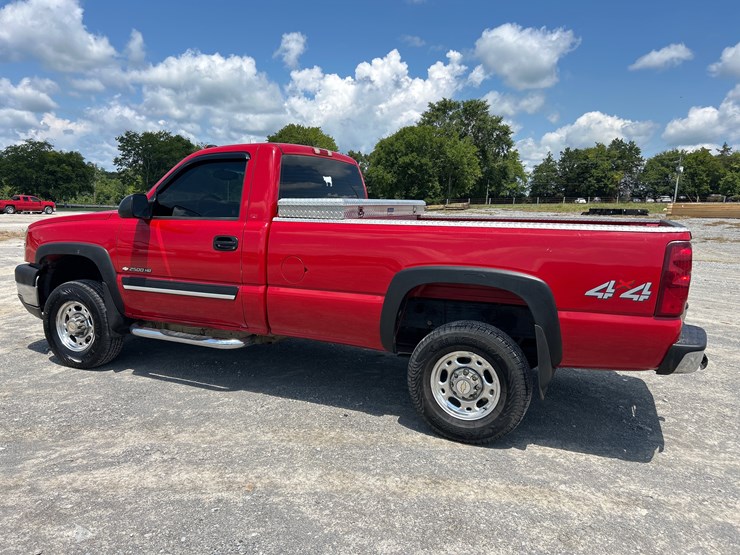 2003-chevrolet-2500hd-image-2