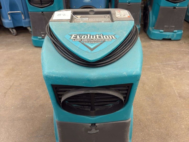 drieaz-dehumidifier-console-model-#-f292-sm-total-hours-4148-image-1
