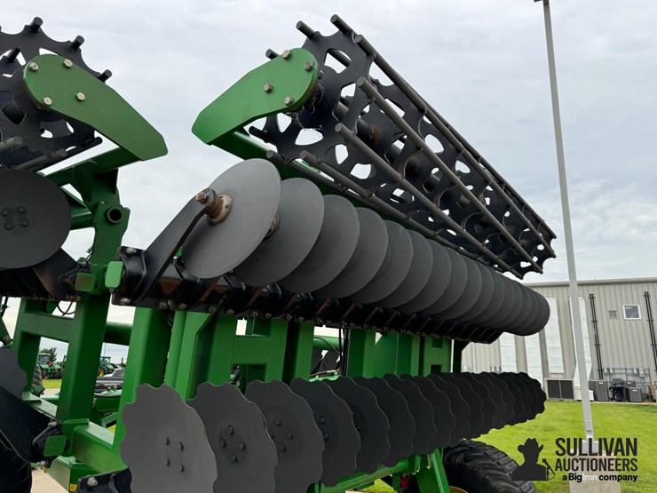 2021-john-deere-2680h-image-17