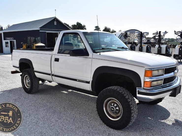 1999-chevrolet-3500-image-17