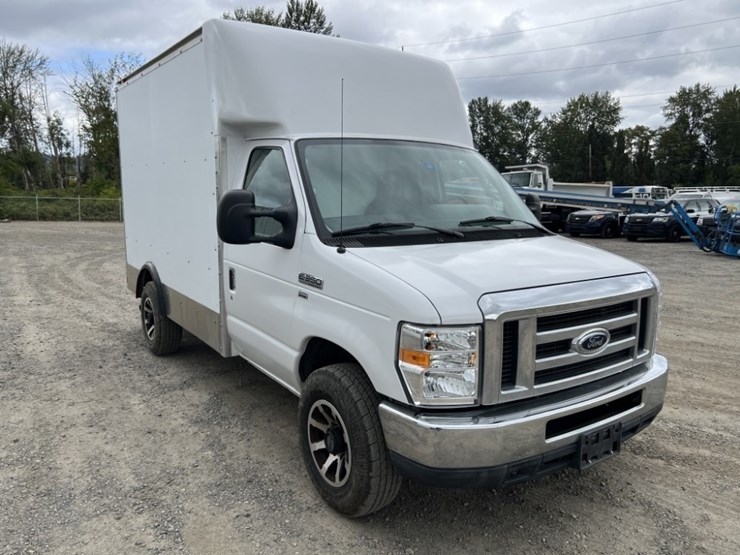 2009-ford-e350-image-2