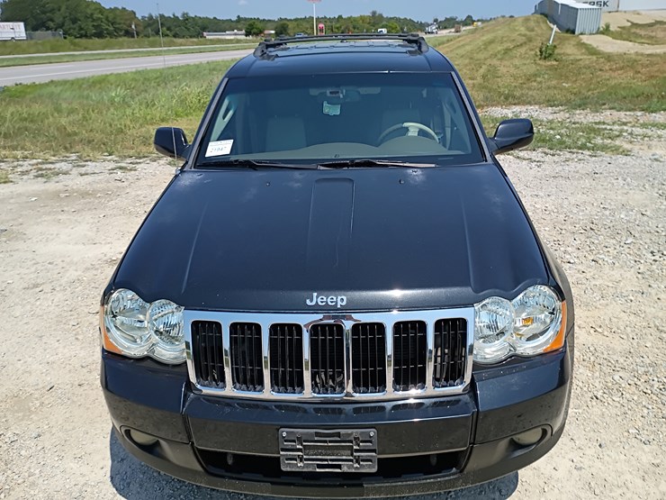 2010-jeep-grand-cherokee-image-24