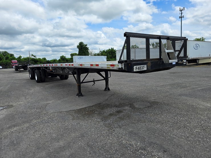 2015-great-dane-48'-x-102"-image-63