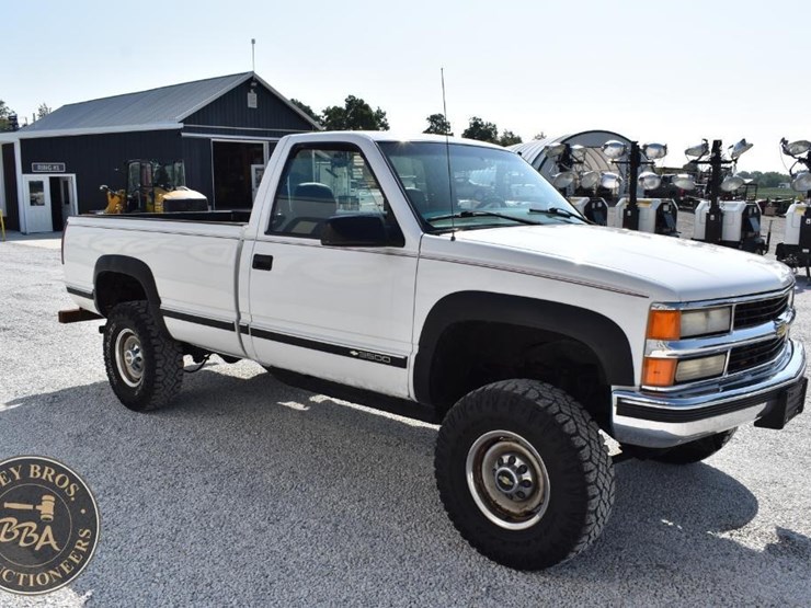 1999-chevrolet-3500-image-18