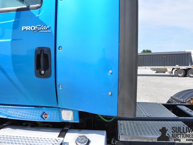 2011-international-prostar-image-18