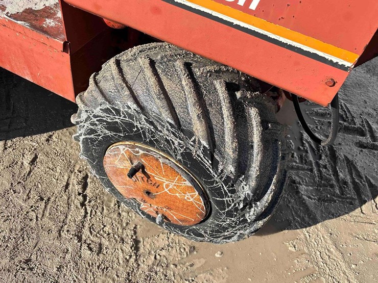 ditch-witch-350sx-image-22