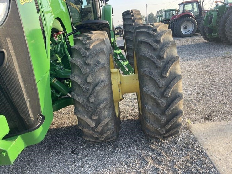 2011-john-deere-8310r-image-18