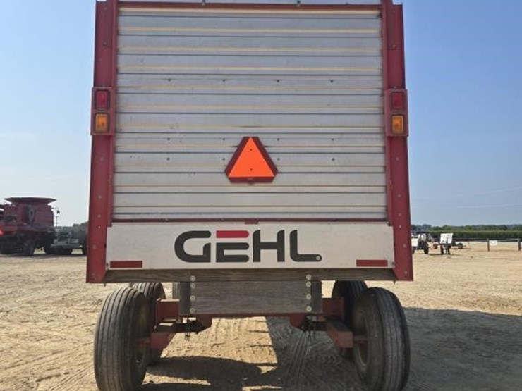 gehl-980-image-11