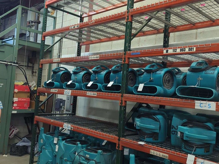 (3)-8-ft-sections-of-large-heavy-duty-pallet-racking-12-ft-tall-x-8-ft-x-3.5-ft-sections-image-5