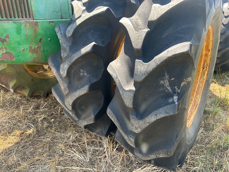 1976-john-deere-8430-image-28