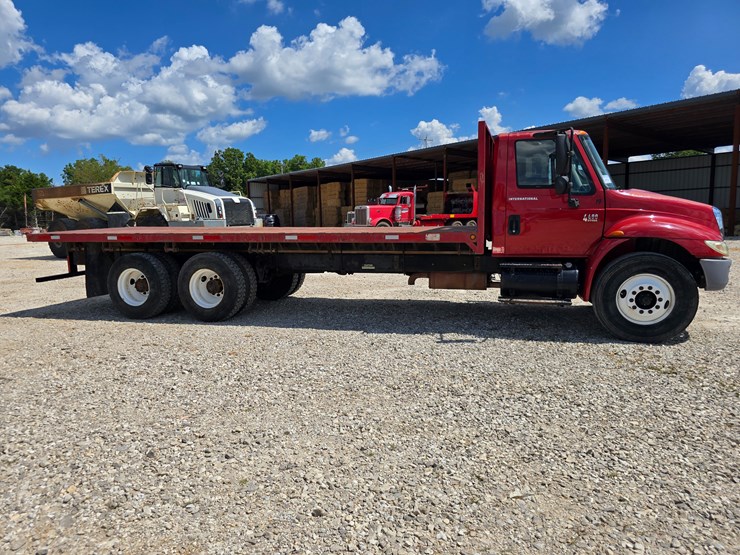 2003-international-durastar-4400-image-45